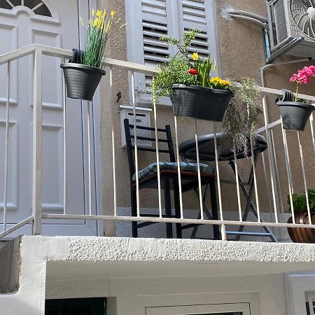 Apartments Calla Макарска Экстерьер фото